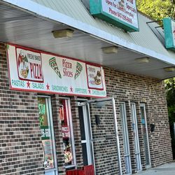 Vince's Pizza - Front of Pizza Parlor.