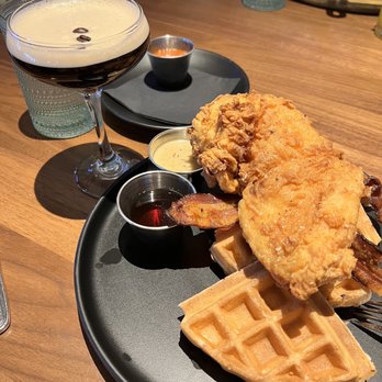 Julep Cast Iron Kitchen + Drink - Fried chicken and waffles & espresso martini - New American Near Me - Brea, California Julep Cast Iron Kitchen + Drink - Fried chicken and waffles & espresso martini - New American Near Me - Brea, California