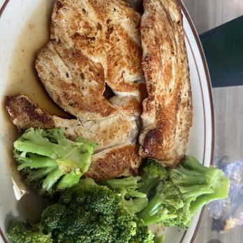 Family Table Restaurant - Chicken Broccoli - Breakfast & Brunch Near Me - Brazil, Indiana