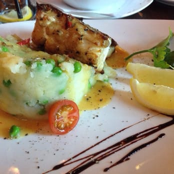 Piccolo Italian Restaurant & Bar - Cod and mashed potato - Italian Near Me - Cheadle, XGM