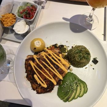 Doce Mesas - Mexican Near Me - Dallas, Texas