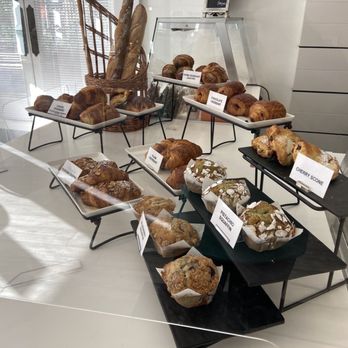 Eclairons - Desserts Near Me - Arlington, Virginia