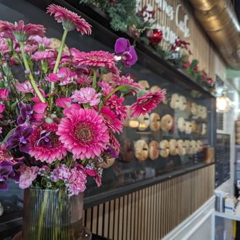 Cassidy’s Corner Cafe - Cafes Near Me - Long Beach, California