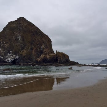 Cannon Beach - Haystack Rock at Cannon Beach - Beaches Near Me Cannon Beach - Haystack Rock at Cannon Beach - Beaches Near Me
