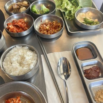 Good Nine Korean BBQ - Banchan, Rice, Sauce/Kinako, Perilla Leaves, Jalapeño, Garlic, Lettuce - Korean Near Me - Richmond, British Columbia