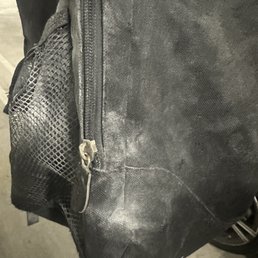 Replaced zipper great job. Replaced zipper great job.