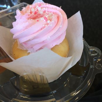 Le Bakery - Cupcake - Bakeries Near Me - Peoria, Illinois