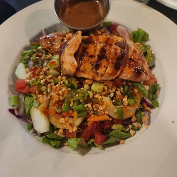 Binkleys Kitchen & Bar - Thai Chicken Salad - American Near Me - Indianapolis, Indiana