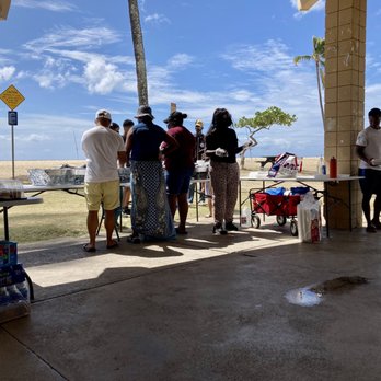 Pu'uloa Beach Park - Lunch is served - Parks Near Me - Ewa Beach, Hawaii