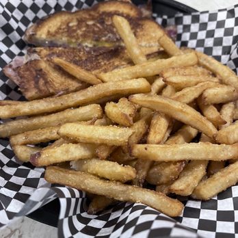 Mel's Hard Luck Diner - Grilled cheese! Shockingly good considering I didn't read the entire breakdown and didn't realize it came with ham and bacon lol - Diners Near Me - Branson, Missouri