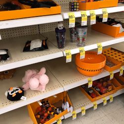 Walgreens - Discounted Halloween merchandise 70-80% off