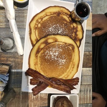 Gochas Breakfast Bar | Cascade - Pancakes & melted butter - Wine Bars Near Me - Atlanta, Georgia Gochas Breakfast Bar | Cascade - Pancakes & melted butter - Wine Bars Near Me - Atlanta, Georgia