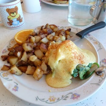The Dish Cafe Ballard - The Best Eggs Benedict - American Near Me - Seattle, Washington