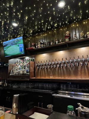 Lucky's Bar by null