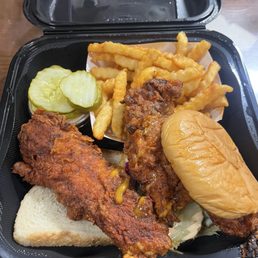 Chicken slider/tender meal. Medium.