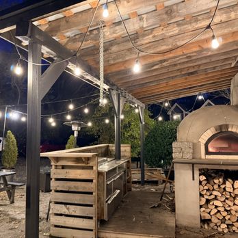 Betty’s - Outside pizza oven - Pizza Near Me - Mahone Bay, Nova Scotia