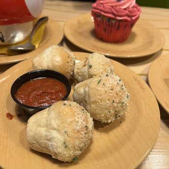 Toadstool Cafe - Garlic knots - Cafes Near Me - Universal City, California