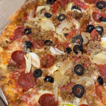Mezzaluna KSQ - NY style with olives, sausage, pepperoni onions and tomato's. - Pizza Near Me - Kennett Square, Pennsylvania Mezzaluna KSQ - NY style with olives, sausage, pepperoni onions and tomato's. - Pizza Near Me - Kennett Square, Pennsylvania