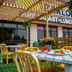 Egg Parlor - Outdoor patio