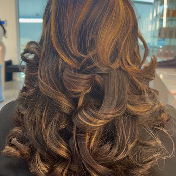 Scalp Bar - Beautiful bouncy blowout by Emely - Hair Salons Near Me - Las Vegas, Nevada Scalp Bar - Beautiful bouncy blowout by Emely - Hair Salons Near Me - Las Vegas, Nevada