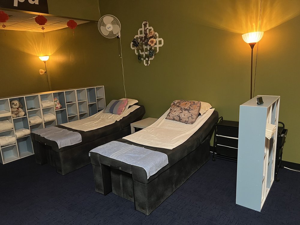 COCO MASSAGE Updated August 2024 15 Photos 1850 West Michigan Ave