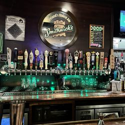 Maggie Meyers Irish Pub - Bar