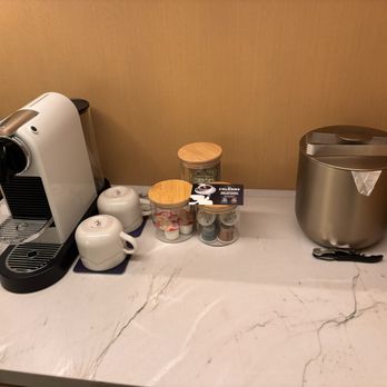 Arizona Biltmore, LXR Hotels & Resorts - Coffee Bar - Hotels Near Me - Phoenix, Arizona Arizona Biltmore, LXR Hotels & Resorts - Coffee Bar - Hotels Near Me - Phoenix, Arizona