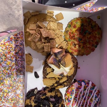 Night Owl Cookies - Cinnamon Toast Crunch, Oreo, birthday cake, s'mores. - Desserts Near Me - Miami, Florida Night Owl Cookies - Cinnamon Toast Crunch, Oreo, birthday cake, s'mores. - Desserts Near Me - Miami, Florida