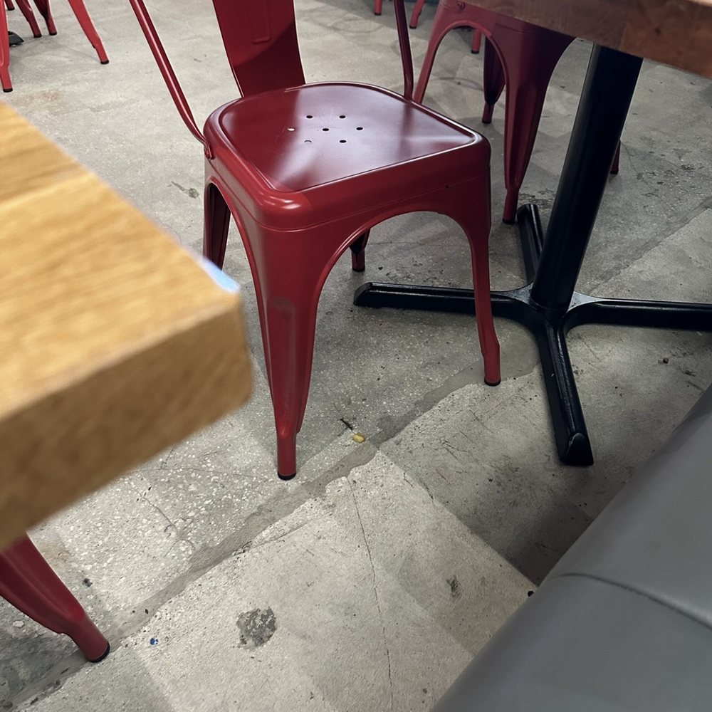 Square Peg Pizzeria - Uncomfortable seats - Pizza Near Me - Delray Beach, Florida