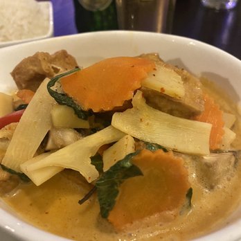 Nine Tastes - Tofu Red Curry - Thai Near Me - Cambridge, Massachusetts