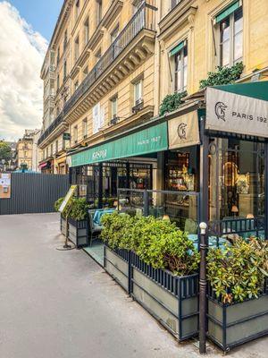 Caviar Kaspia by null