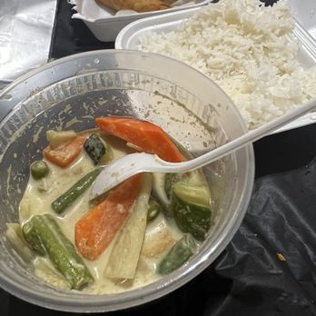 Mr Thai Bistro - C2. Green Curry A1. Spring Rolls - Thai Near Me - Gilbert, Arizona Mr Thai Bistro - C2. Green Curry A1. Spring Rolls - Thai Near Me - Gilbert, Arizona