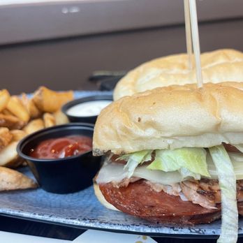 Boulder’s Bar & Grill - Italian sandwich - Salad Near Me - High Point, North Carolina