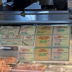 Mercado Loco - Hot food counter