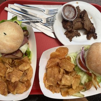 Alice's Restaurant - Burgers, chips, brisket - Diners Near Me - Woodside, California