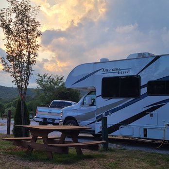 Riverdream Camps - Campgrounds Near Me - Eureka Springs, Arkansas