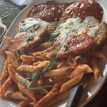 Longo Ristorante & Pizzeria - Chicken Parm - Pizza Near Me - Westerly, Rhode Island