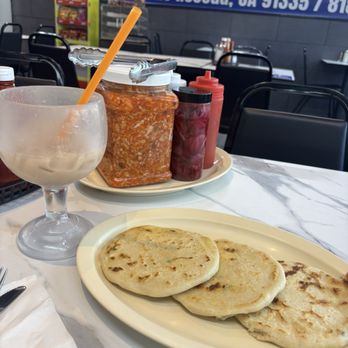 Con Sabor Salvadoreño - Salvadoran Near Me - San Fernando Valley, California Con Sabor Salvadoreño - Salvadoran Near Me - San Fernando Valley, California