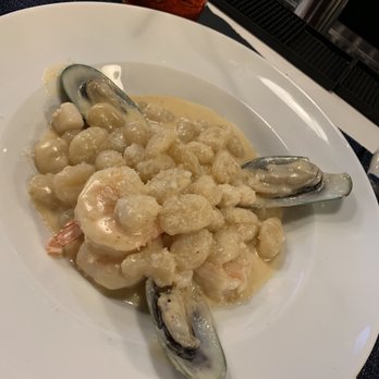 Mazaro Italian Restaurant - Fettuccine Al Basilico(substitute gnocci) - Italian Near Me - Arlington, Virginia Mazaro Italian Restaurant - Fettuccine Al Basilico(substitute gnocci) - Italian Near Me - Arlington, Virginia