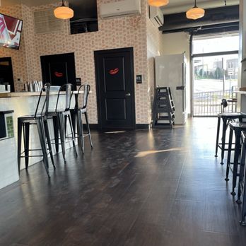 Emmy Squared Pizza - Inside - Pizza Near Me - Nashville, Tennessee