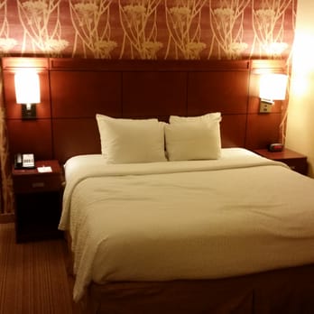 Courtyard by Marriott Pittsburgh Airport - King suite - Hotels Near Me - Coraopolis, Pennsylvania Courtyard by Marriott Pittsburgh Airport - King suite - Hotels Near Me - Coraopolis, Pennsylvania