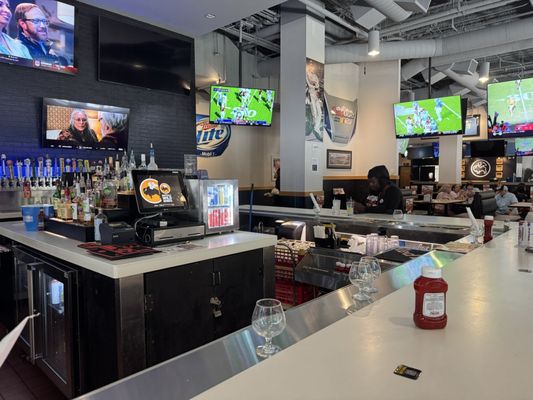 Buffalo Wild Wings by null