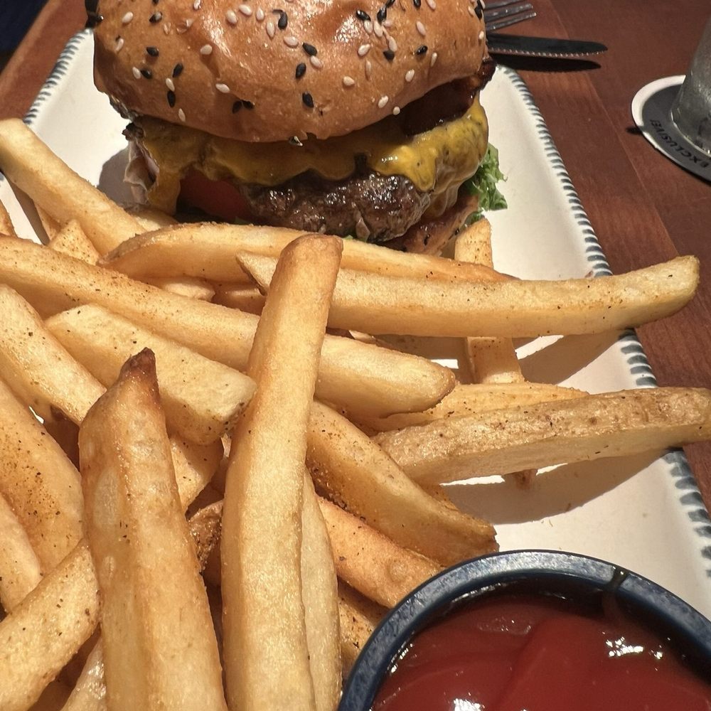 Red Lobster - Burger and fries - Seafood Near Me - Miami, Florida Red Lobster - Burger and fries - Seafood Near Me - Miami, Florida