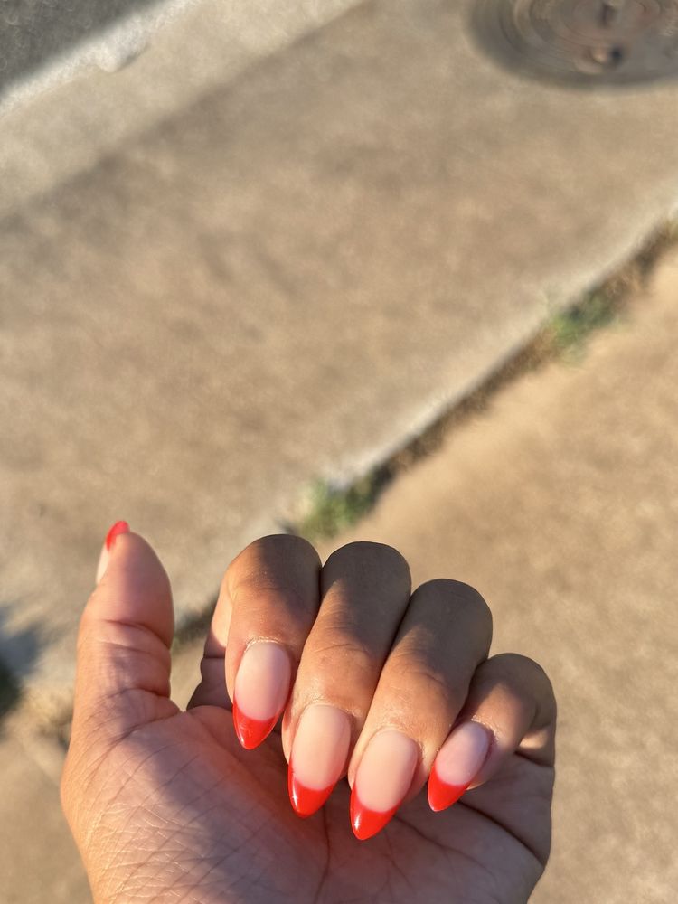 Z'nith Nails Salon & Spa Logo