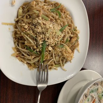 Aim Thai Restaurant - Chicken Pad Thai Tom Kha Kai - Thai Near Me - Houston, Texas