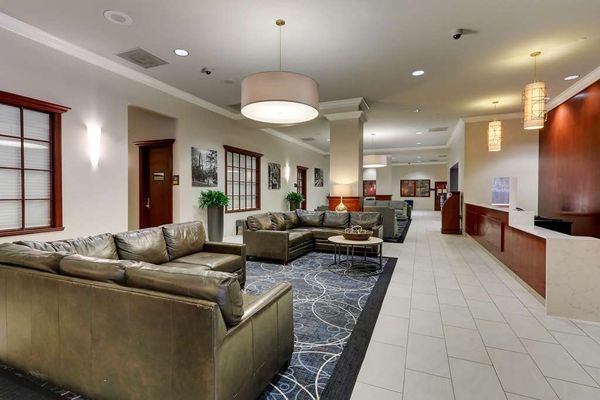 DoubleTree by Hilton St. Louis Forest Park by null