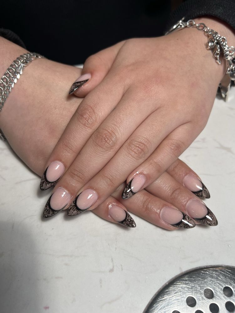Sun Nails Spa Logo