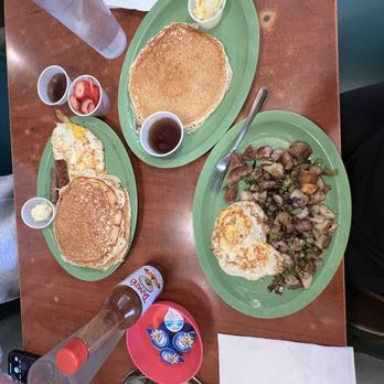 Evergreen Cafe - American Near Me - Wrightwood, California Evergreen Cafe - American Near Me - Wrightwood, California