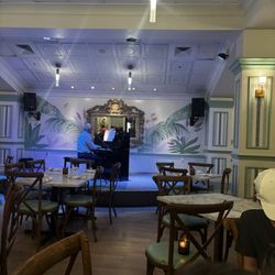 Jazz Kitchen Coastal Grill & Patio - Piano player