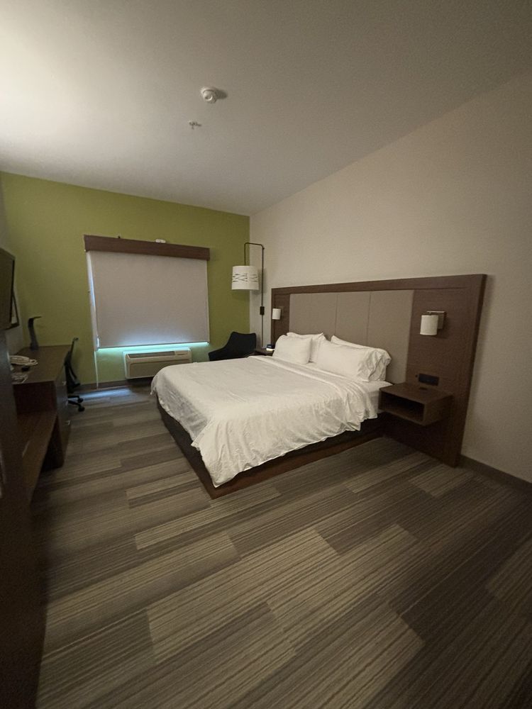 Holiday Inn Express & Suites Tacoma - wedding in Tacoma, WA